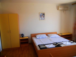 Apartmani DADO Starigrad (Paklenica)