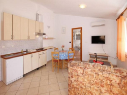 Apartments Derencinovic Baska (Island Krk)