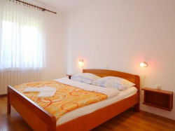 Apartments Derencinovic Baska (Island Krk)