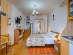 Apartments Zorica Cres (Island Cres)