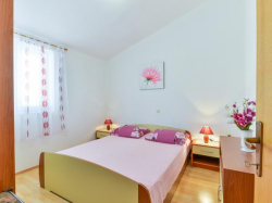 Apartments Stanko Kustici (Island Pag)