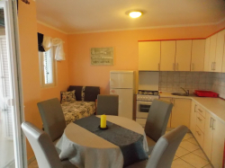 Apartments Vivien Kustici (Island Pag)